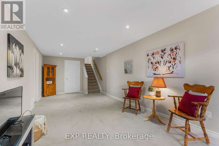 28589482/326-trailsedge-way/mer-bleuebradley-estatesanderson-park/ottawa/ontario/K1W0G6_26