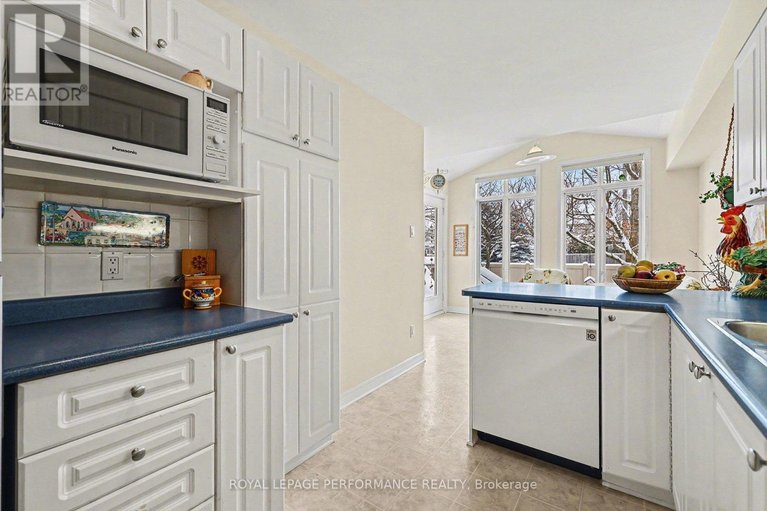 29608042/214-windhurst-drive/barrhaven-east/ottawa/ontario/K2G6H9_13