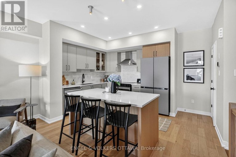 29646069/1764-crux-road/mer-bleuebradley-estatesanderson-park/ottawa/ontario/K1W0W7_7