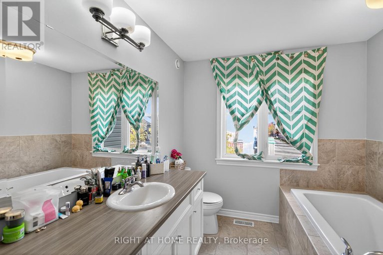 29032255/772-cedar-creek-drive/blossom-parkkemp-parkfindlay-creek/ottawa/ontario/K1T0B2_19