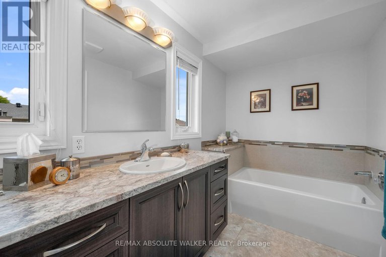 28785480/501-harrowsmith-way/fallingbrookgardenway-south/ottawa/ontario/K4A2Z2_23
