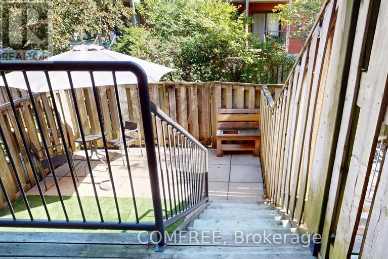 28884513/100-23-blue-moon-private/manor-park/ottawa/ontario/K1K4K5_6