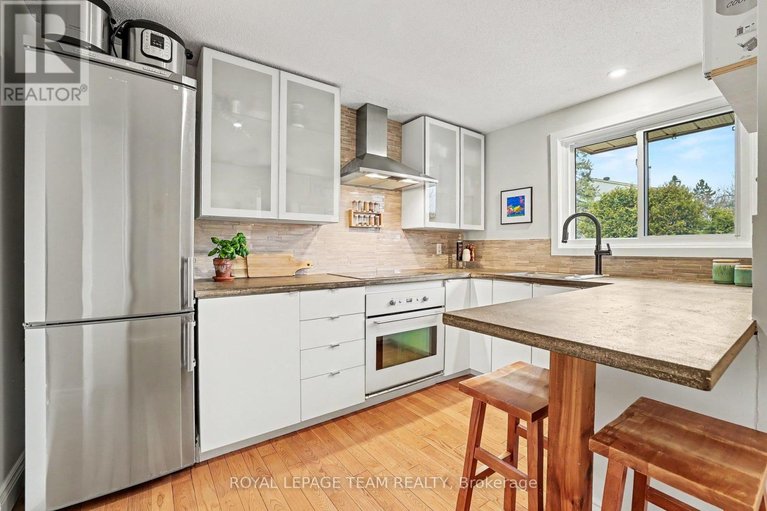 29671016/43-whelan-drive/pheasant-run/ottawa/ontario/K2J2A3_9