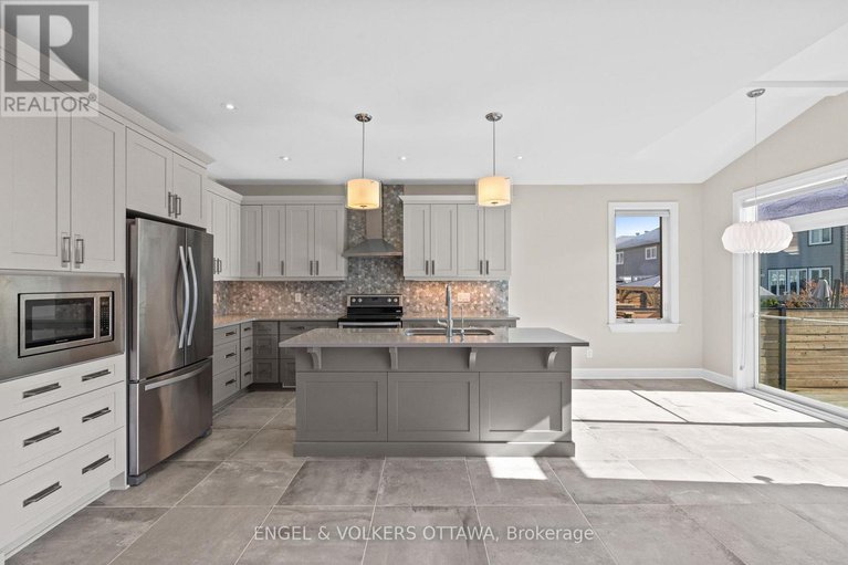 29081106/122-helen-rapp-way/blossom-parkkemp-parkfindlay-creek/ottawa/ontario/K1T0N4_12