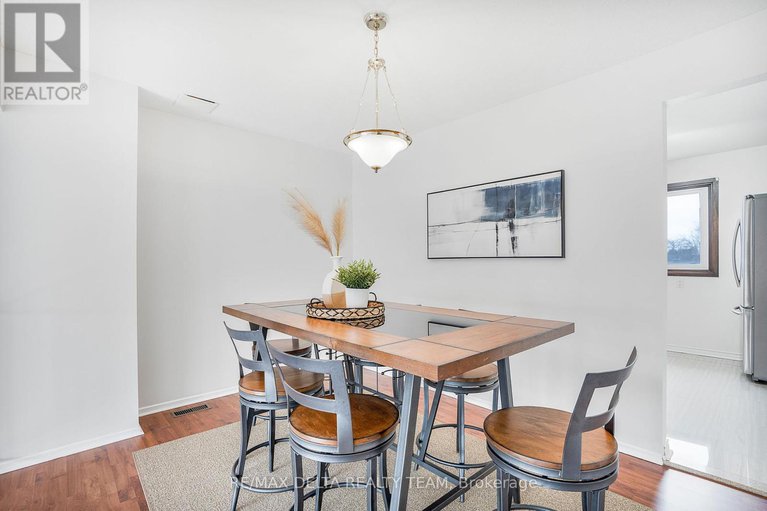 28252608/49-2115-erinbrook-crescent/sheffield-glenindustrial-park/ottawa/ontario/K1B4J5_6