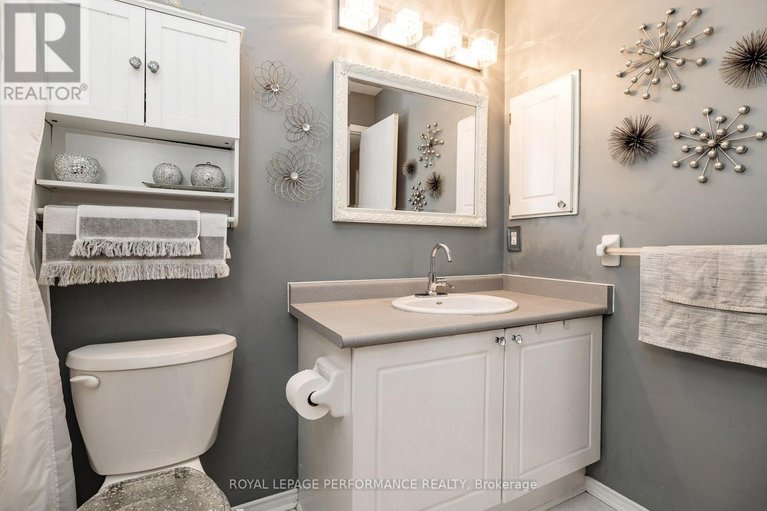 29622959/1893-hennessy-crescent/fallingbrookgardenway-south/ottawa/ontario/K4A3X8_18