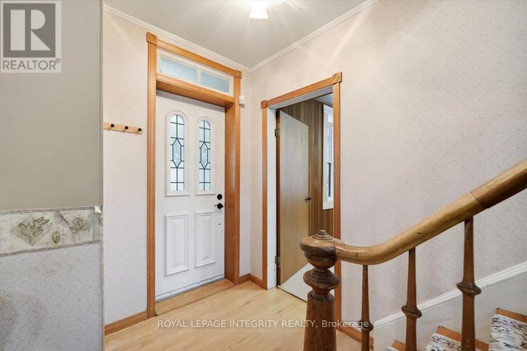 29219287/1814-old-montreal-road/cumberland-ridge/ottawa/ontario/K4C1G8_5