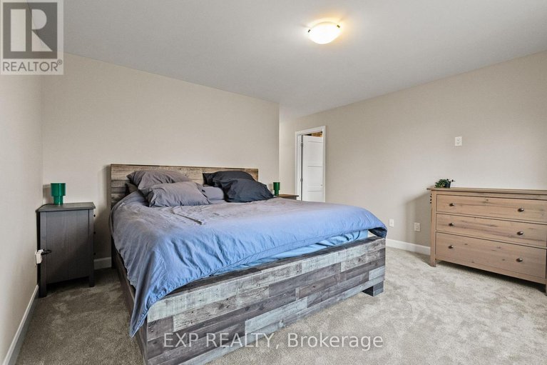 29648465/419-clubtail-private/blossom-parkkemp-parkfindlay-creek/ottawa/ontario/K1X0M9_27