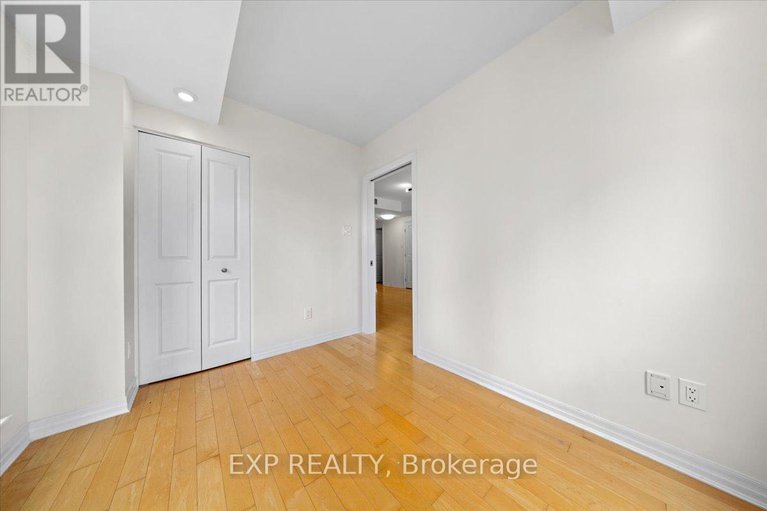 29234795/2009-195-besserer-street/sandy-hill/ottawa/ontario/K1N0B6_17