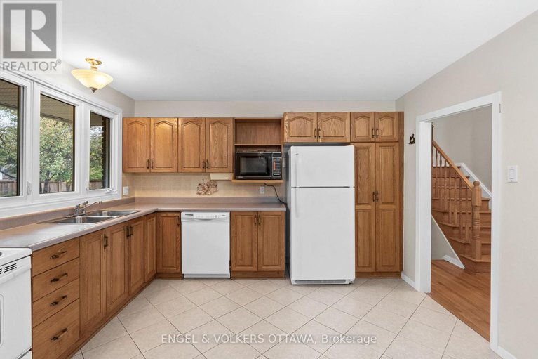 28812739/3348-kodiak-street/south-keys/ottawa/ontario/K1V7S8_14