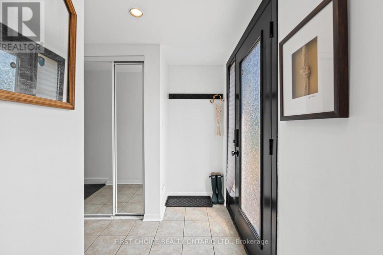 28712297/10-campbell-reid-court/rural-kanata-central/ottawa/ontario/K2K1X7_2