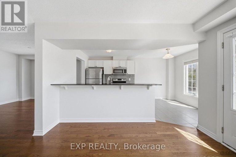 29669748/429-rosingdale-street/emerald-meadowstrailwest/ottawa/ontario/K2M0L8_8