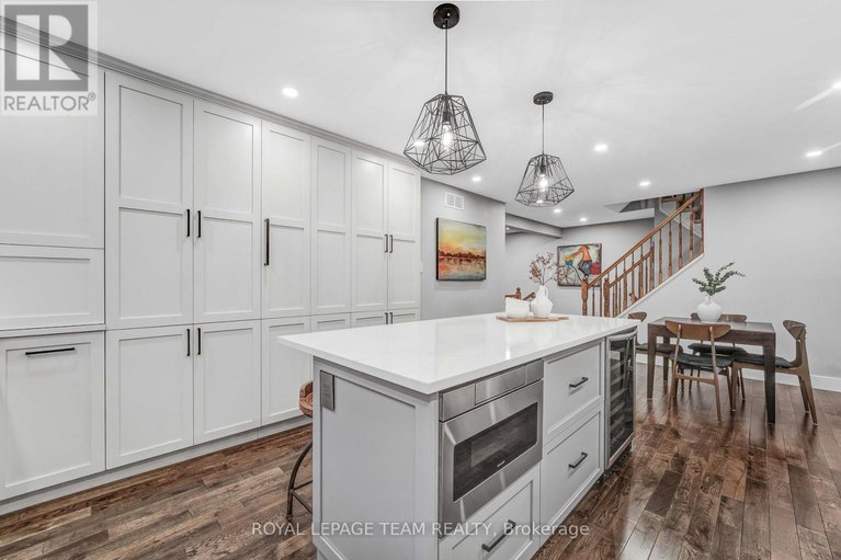 29208661/3831-autumnwood-street/emerald-woodssawmill-creek/ottawa/ontario/K1T2G9_23