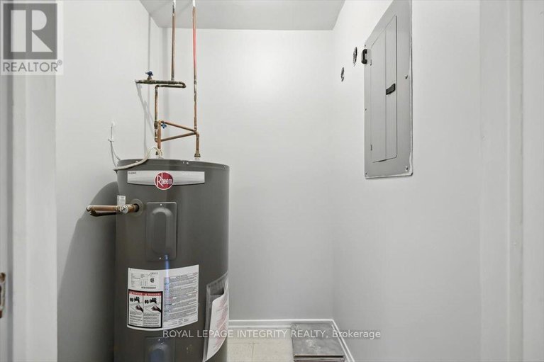 28812439/201-6470-bilberry-drive/orleans-wood/ottawa/ontario/K1C4P1_28