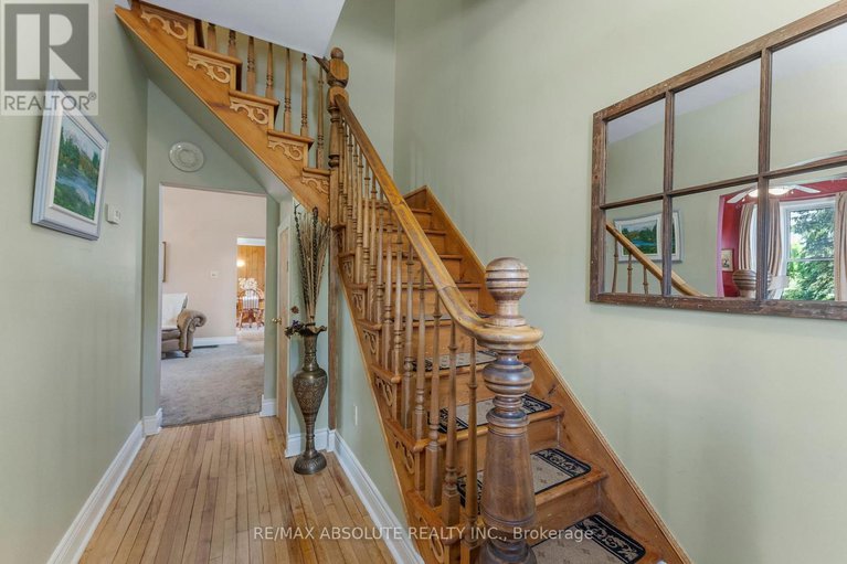 28590613/8-river-road/mcnabbraeside-twps/mcnabbraeside/ontario/K7S1R3_7
