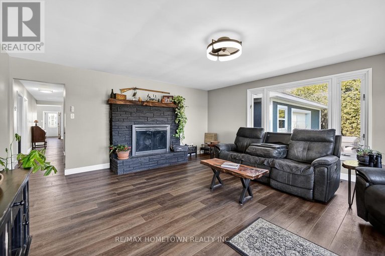 29585347/1643-county-road-2-road/augusta-twp/augusta/ontario/K0E1T0_16