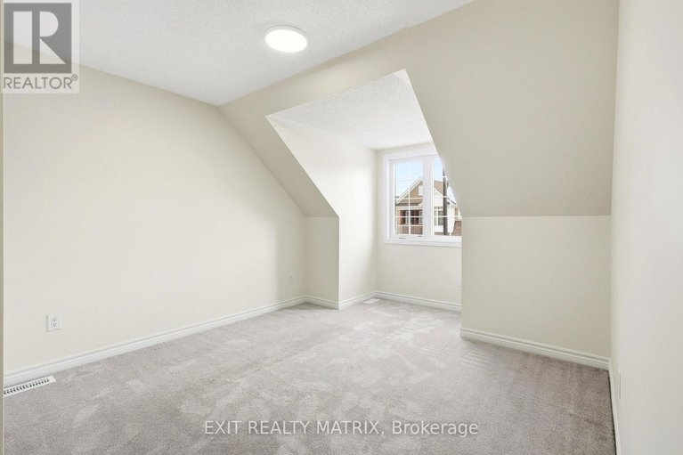 29675107/194-flowing-creek-circle/emerald-meadowstrailwest/ottawa/ontario/K2M2R7_15