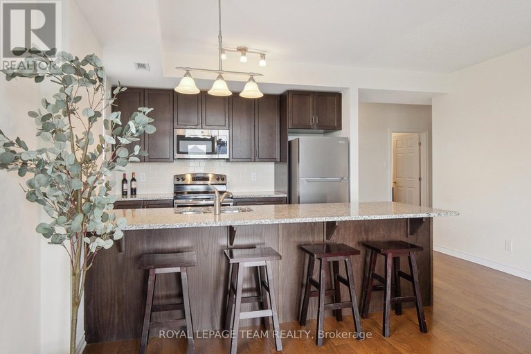 28402105/201-330-jatoba-private/emerald-meadowstrailwest/ottawa/ontario/K2V0E7_21
