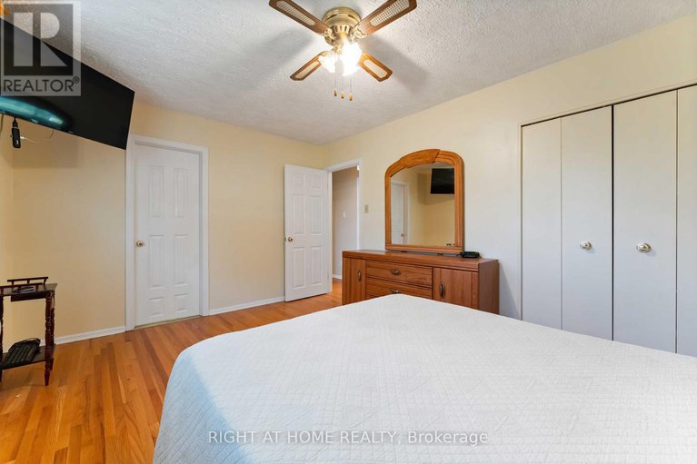 29245177/2221-circle-place/elmvale-acresurbandale/ottawa/ontario/K1G3E2_23