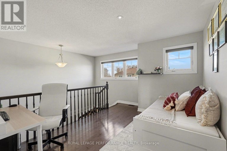 29669159/504-yellow-birch-street/mer-bleuebradley-estatesanderson-park/ottawa/ontario/K1W0J3_16