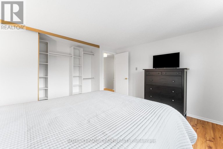 28234836/107-melanie-crescent/glencairnhazeldean/ottawa/ontario/K2L2E4_37