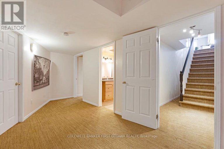 29114346/5525-pettapiece-crescent/manotick-village-manotick-estates/ottawa/ontario/K4M1C6_36