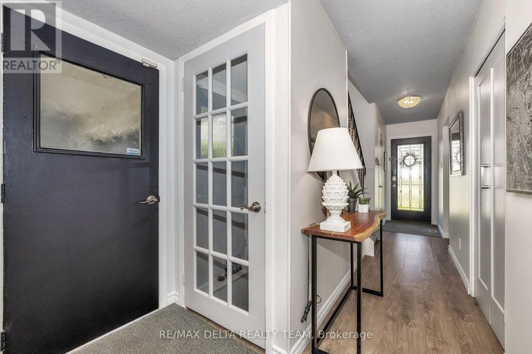 28632768/61-valewood-crescent/blackburn-hamlet/ottawa/ontario/K1B4G1_3