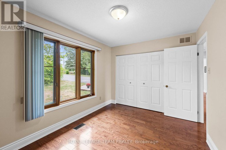 28884146/1376-river-road/manotick-east-to-manotick-station/ottawa/ontario/K4M1B4_22