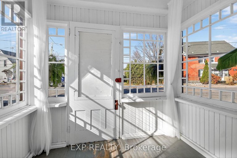 29046409/95-main-street-e/almonte/mississippi-mills/ontario/K0A1A0_5