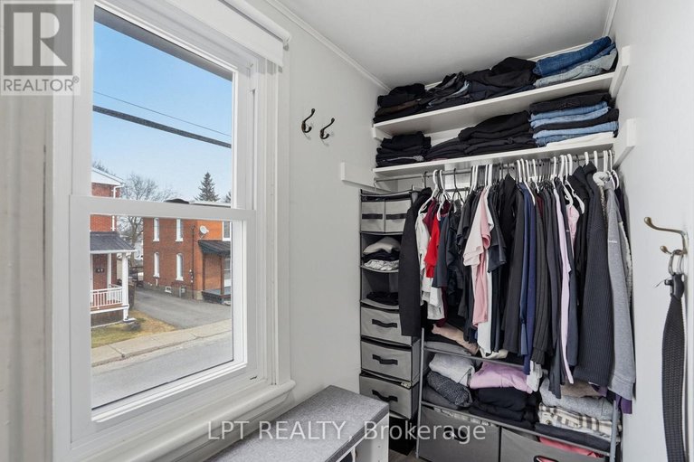 29572535/46-mill-street/vankleek-hill/champlain/ontario/K0B1R0_21