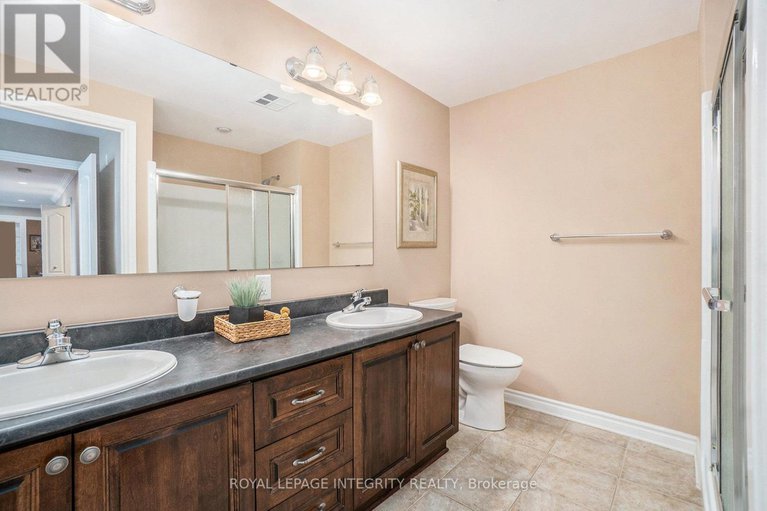 29131274/704-136-darlington-private/hunt-clubwestern-community/ottawa/ontario/K1V0X6_21