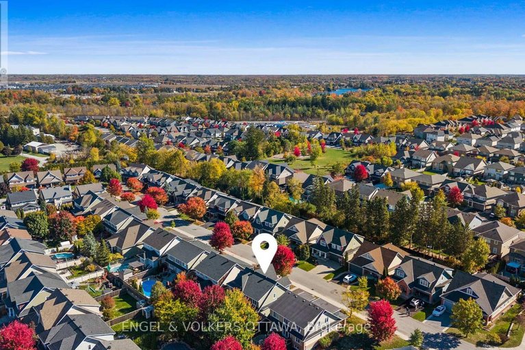 29623867/566-erinwoods-circle/stonebridge/ottawa/ontario/K2J5M8_40