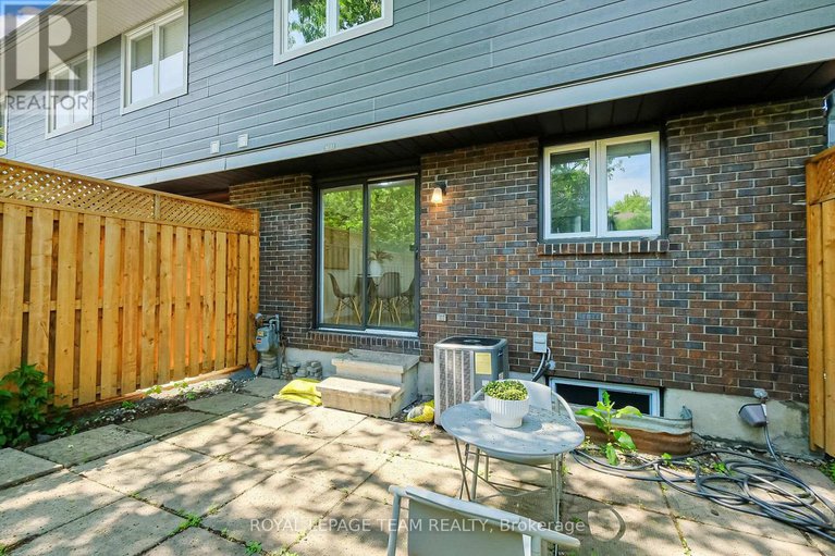 28506124/74-1681-bremen-lane/chateauneuf/ottawa/ontario/K1C4Y7_7