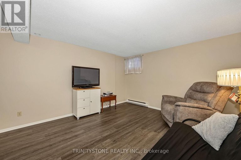 29630932/57-811-connaught-avenue/queensway-terrace-north/ottawa/ontario/K2B8K3_33