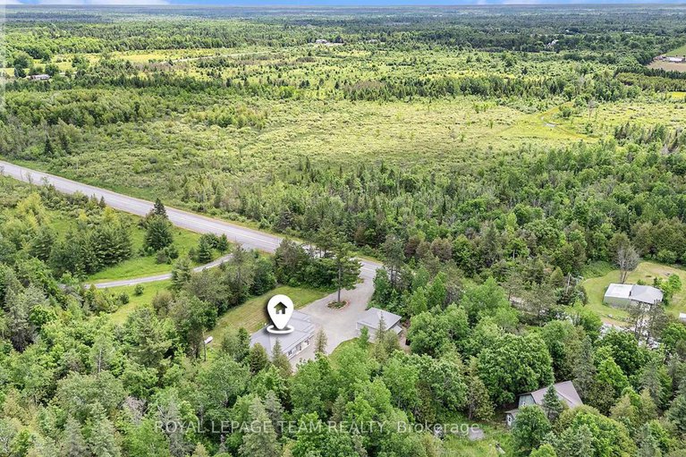 28579914/4517-roger-stevens-drive/rideau-twp-south-to-roger-stevens-drive/ottawa/ontario/K7A4S6_41