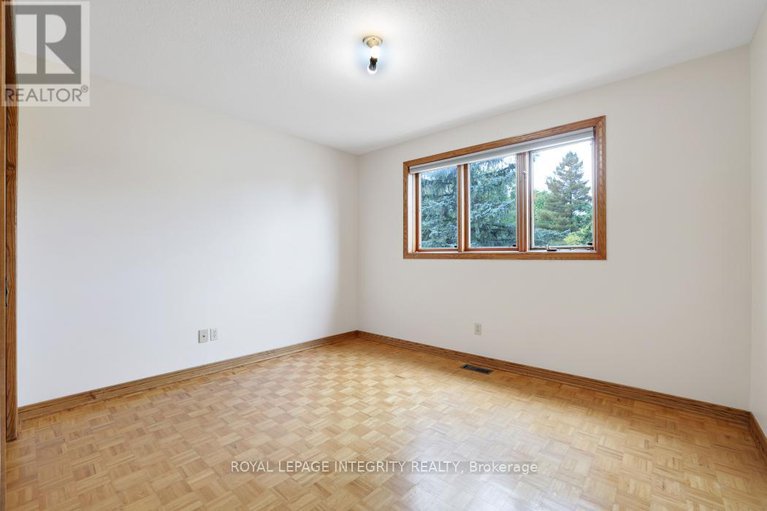 28932150/2291-courtice-avenue-e/alta-vista/ottawa/ontario/K1H7G7_28