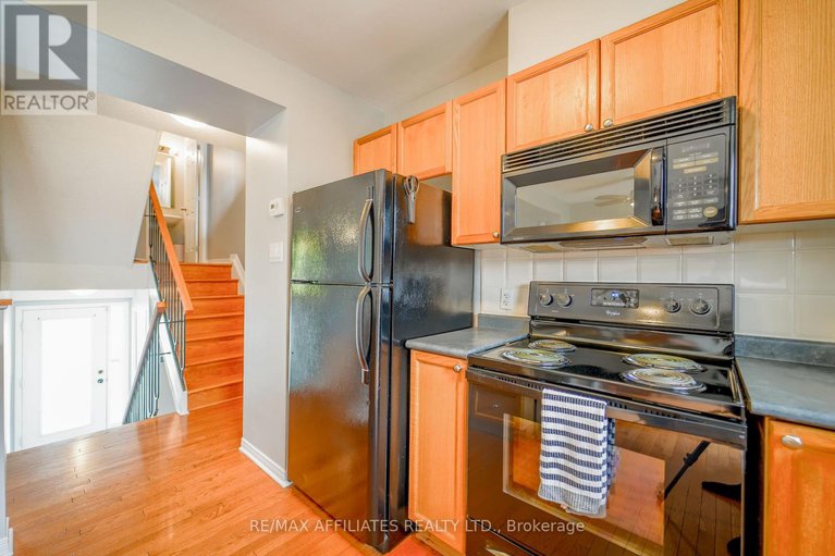 28581367/243-monterey-drive/leslie-park/ottawa/ontario/K2H7B1_13