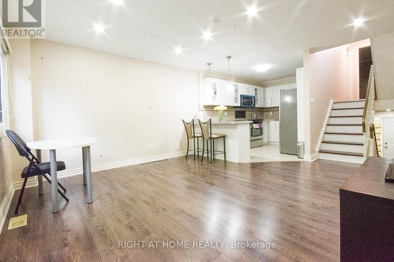 28595701/35-tybalt-crescent/westcliffe-estates/ottawa/ontario/K2H8J6_2