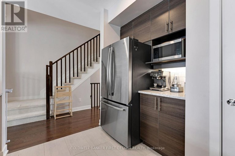 29352953/422-markdale-terrace/riverside-southgloucester-glen/ottawa/ontario/K4M0E2_9