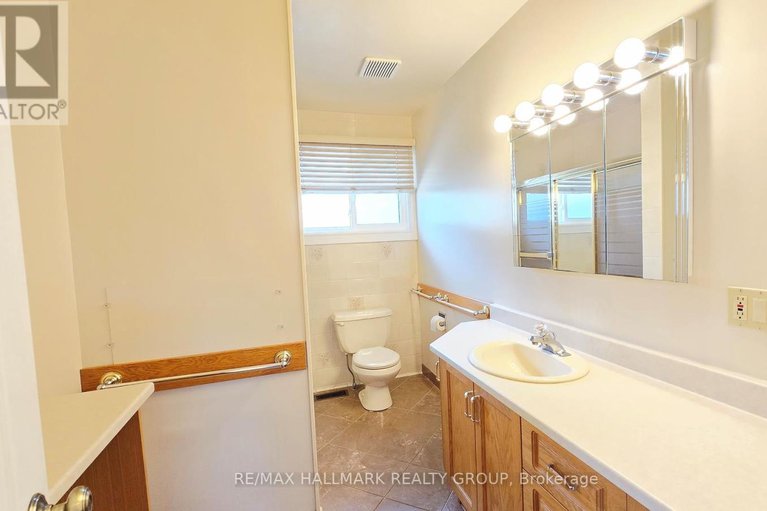 28842722/38-hadley-circle/bells-corners/ottawa/ontario/K2H6N9_20