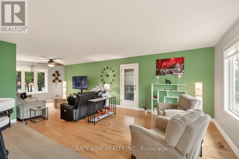 29611592/119-sierra-woods-drive/huntley-ward-south-west/ottawa/ontario/K0A1L0_21