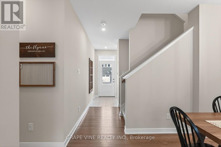 29145607/2005-postilion-street/btwn-franktown-rd-fallowfield-rd/ottawa/ontario/K0A2Z0_4