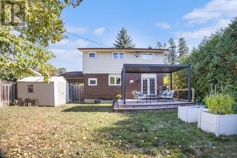 28913278/2346-ryder-street/urbandale-acres/ottawa/ontario/K1H6X6_28