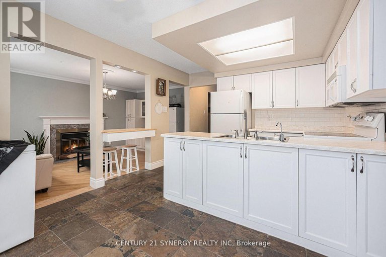 28579291/666-mathieu-way/fallingbrookpineridge/ottawa/ontario/K4A2R4_11