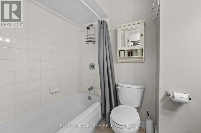 29603328/214-270-brittany-drive/viscount-alexander-park/ottawa/ontario/K1K4M3_19