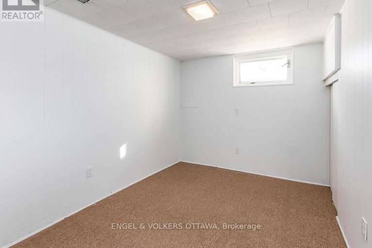 29358841/878-dunlevie-avenue/mckellar-heightsglabar-park/ottawa/ontario/K2A2Z4_33