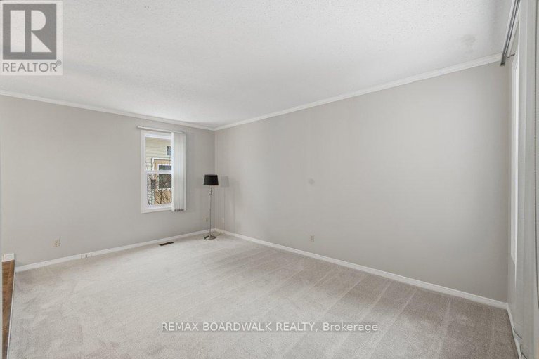 29379156/1707-des-perdrix-crescent/orleanssunridge/ottawa/ontario/K1C5E3_9