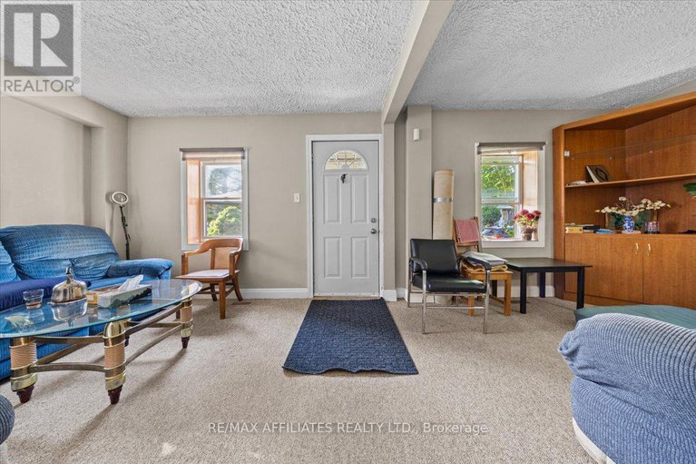 28601010/310-shakespeare-street/vanier/ottawa/ontario/K1L5M2_4