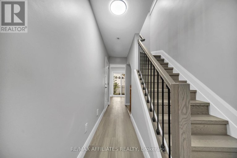 29140441/714-sanibel-private/westcliffe-estates/ottawa/ontario/K2H0A8_8