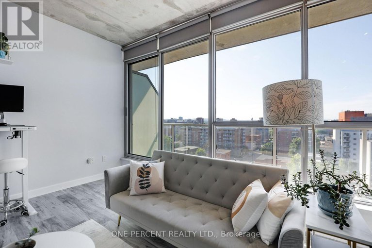 28529124/904-180-york-street/lower-townbyward-market/ottawa/ontario/K1N1J6_23